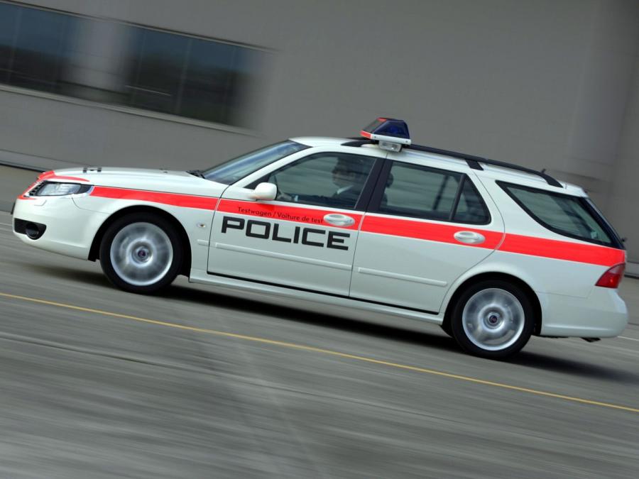  Saab 9-5 SportCombi Police 2005 года  (фото 2 из 2)